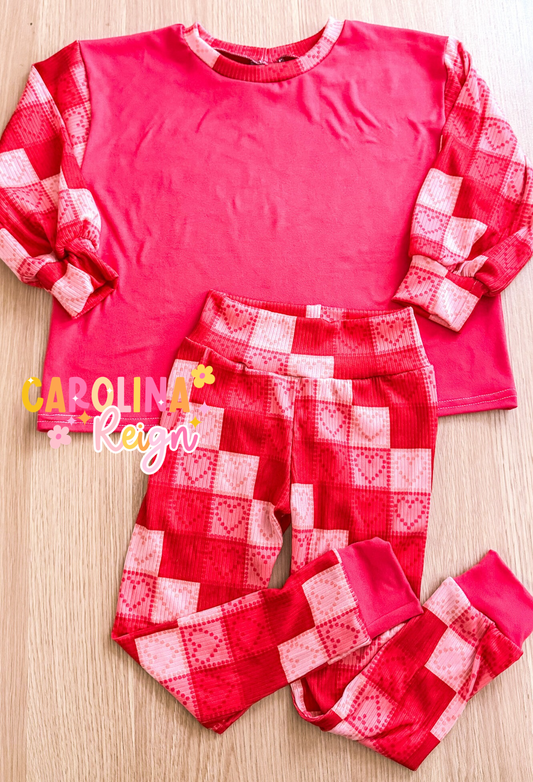 Size 3T oversize tee and leggings heart checker & solid