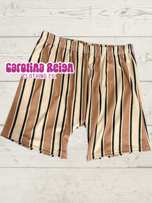 Size 6/7 stripe play shorts